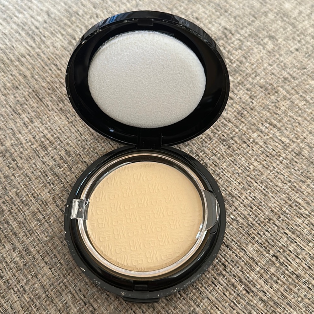 Mica Beauty Cosmetics Mineral Pressed Foundation MFP-1 Porcelain